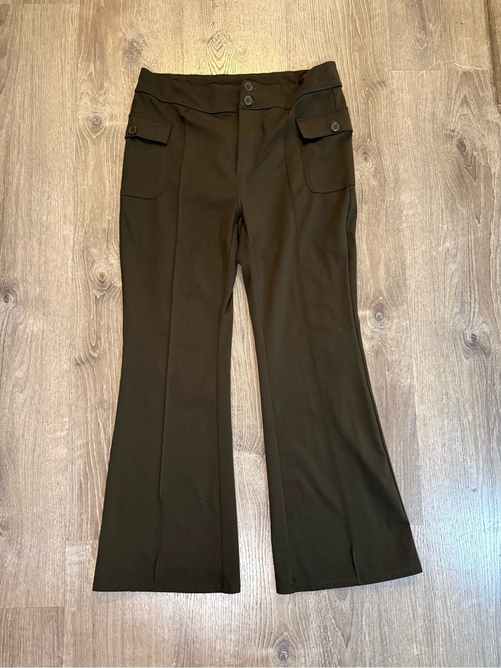 Halara High Waisted Side Flap Pocket Flare Casual
Cargo Pants - Picture 3 of 9